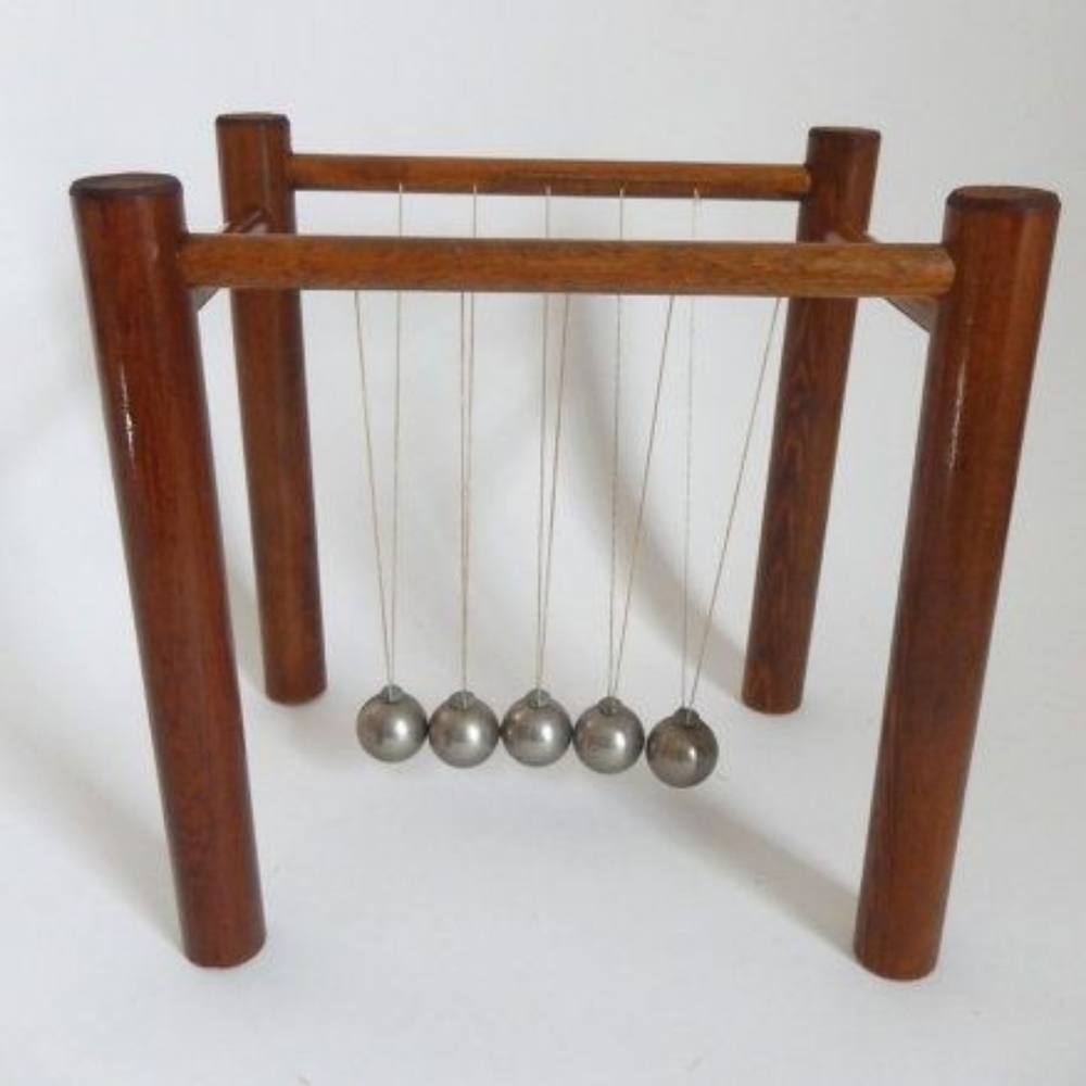 Newton Cradle by Swinging wonder